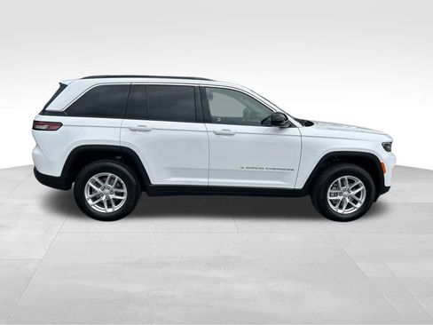 New 2025 Jeep Grand Cherokee Laredo w/ Trailer Tow Package image 7