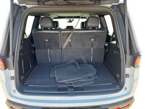 Used 2023 Jeep Wagoneer 2WD image 19