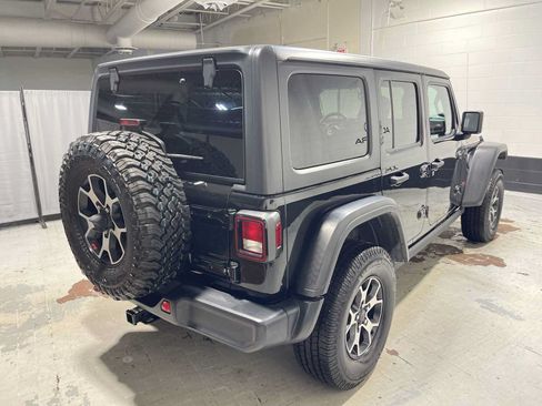 Used 2020 Jeep Wrangler Unlimited Rubicon w/ Dual Top Group AWD/4WD image 26