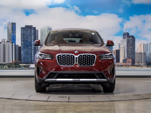 Used 2025 BMW X4 xDrive30i AWD/4WD image 3
