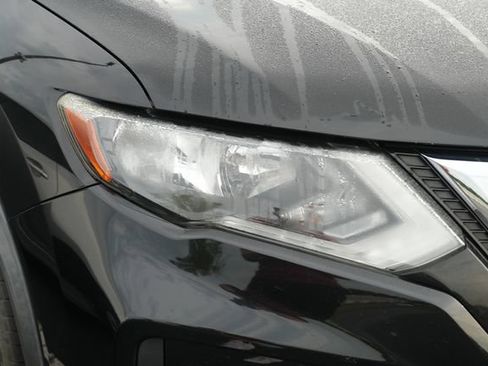 Used 2020 Nissan Rogue SV FWD image 10