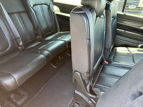 Used 2024 Jeep Wagoneer L Series II w/ Flexible Seating Group AWD/4WD image 10
