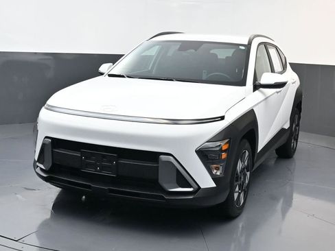 Certified 2025 Hyundai Kona SEL image 7
