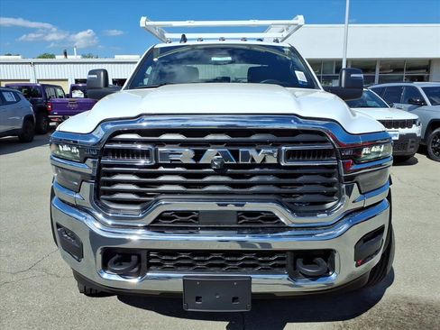 New 2026 RAM 5500 Tradesman AWD/4WD image 9