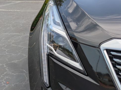Certified 2025 Cadillac XT5 Premium Luxury w/ Technology Package FWD image 9