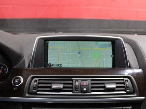 Used 2014 BMW M6 Convertible image 36