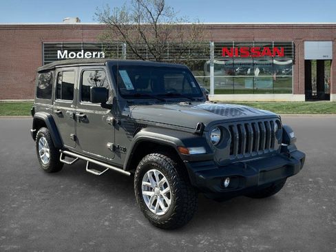 Used 2023 Jeep Wrangler Sport S image 5