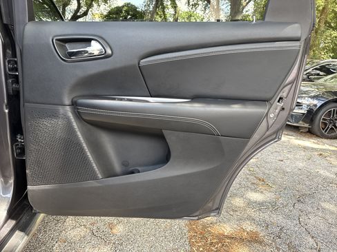 Used 2015 Dodge Journey Crossroad w/ Flexible Seating Group FWD image 28