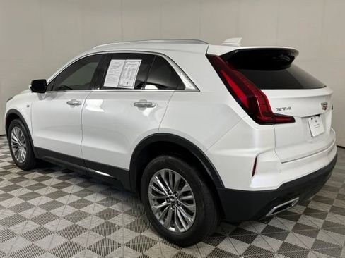 Certified 2025 Cadillac XT4 Premium Luxury w/ Technology Package FWD image 5