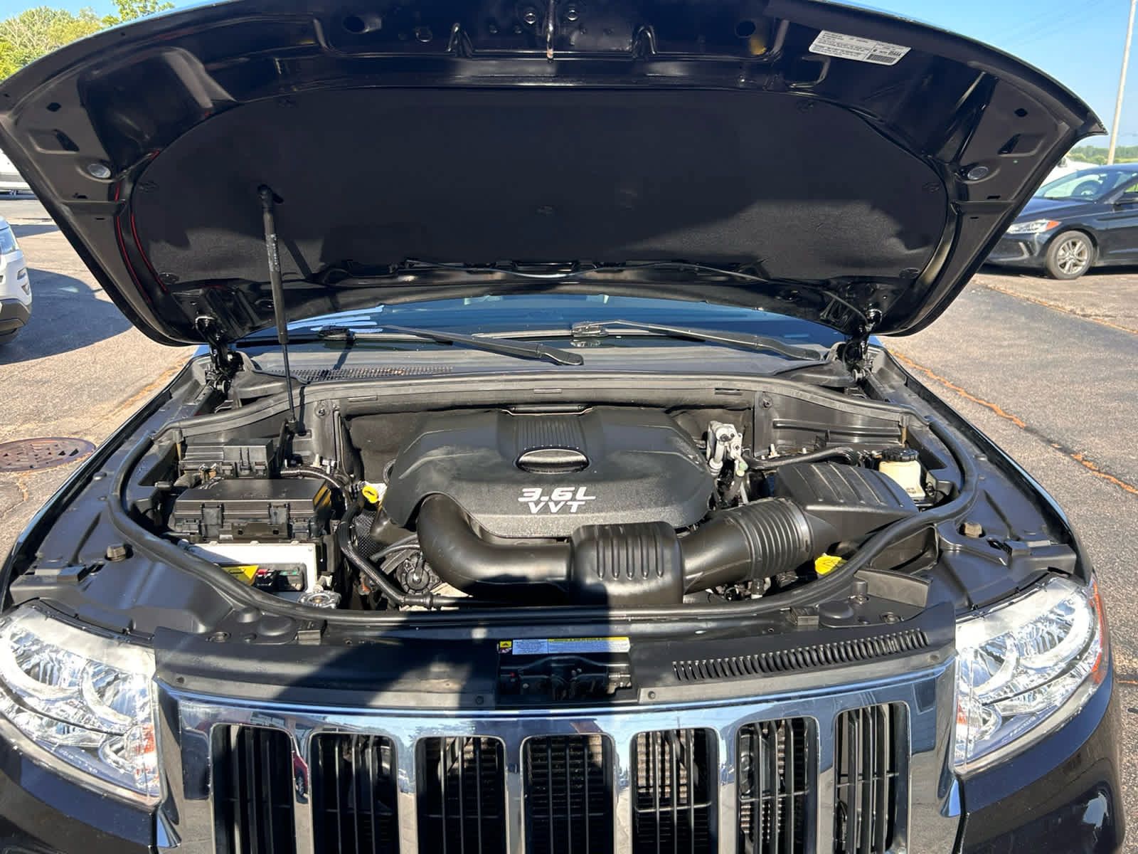 Used 2013 Jeep Grand Cherokee Laredo AWD/4WD image 27