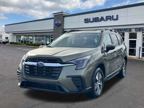 Used 2024 Subaru Ascent Premium w/ Convenience Package image 3