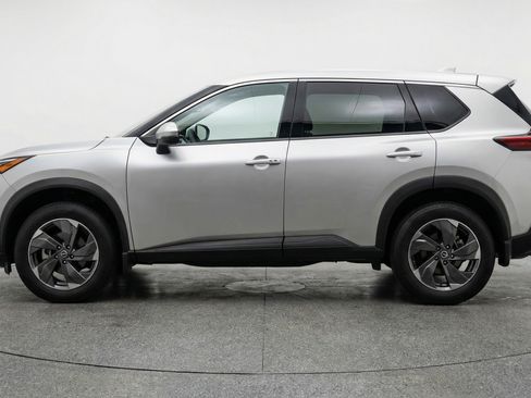 Used 2025 Nissan Rogue SV image 5