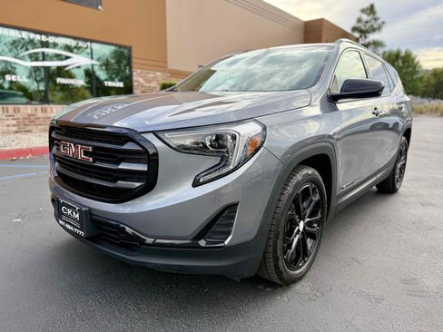 Used 2020 GMC Terrain SLE w/ Elevation Edition image 19