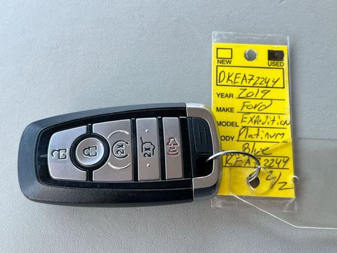 Used 2019 Ford Expedition Platinum image 34