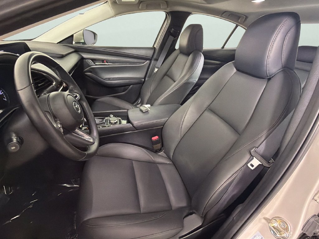 Used 2023 MAZDA MAZDA3 s FWD image 18