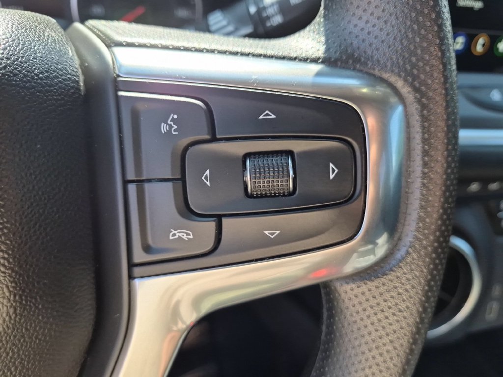 Used 2025 Chevrolet Blazer LT FWD image 21