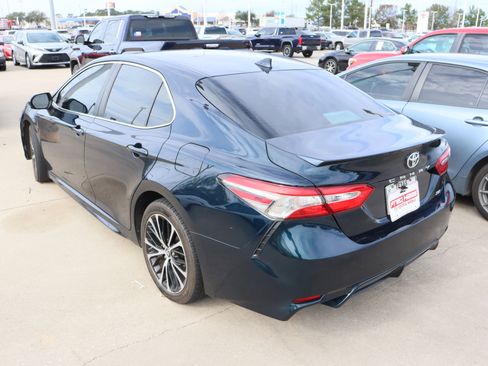 Used 2019 Toyota Camry SE image 7