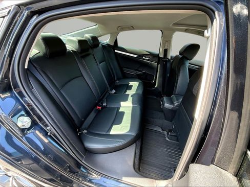 Used 2019 Honda Civic Touring image 25
