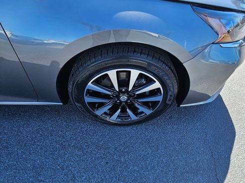 Used 2024 Nissan Altima 2.5 SV FWD image 9