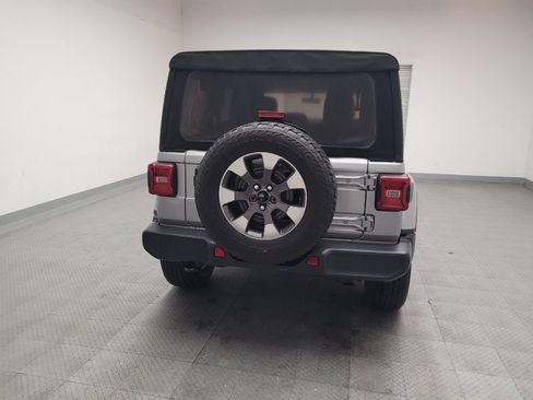 Used 2018 Jeep Wrangler Unlimited Sahara w/ Dual Top Group AWD/4WD image 7