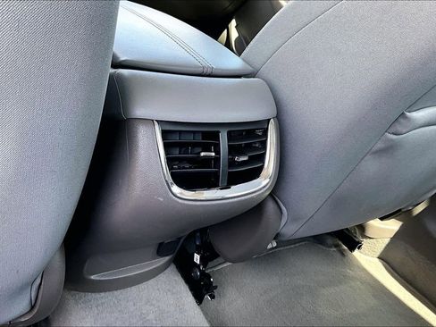 Used 2025 Chevrolet Malibu LT FWD image 32
