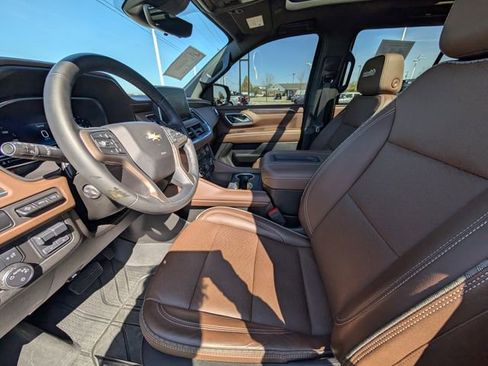 Used 2023 Chevrolet Tahoe High Country AWD/4WD image 13
