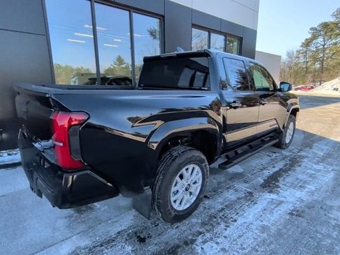 Used 2025 Toyota Tacoma SR5 image 6