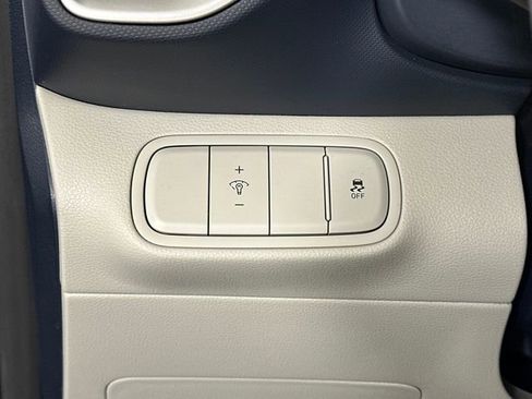 Certified 2023 Hyundai Venue Limited image 19