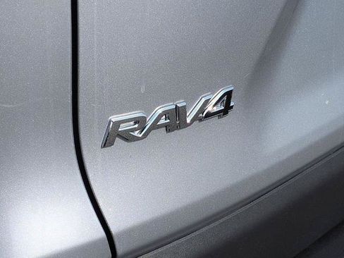 Used 2024 Toyota RAV4 LE AWD/4WD image 24