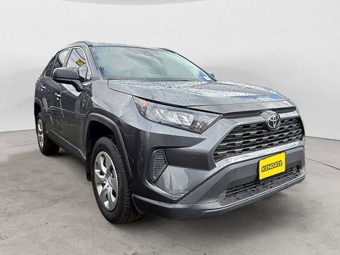 Used 2021 Toyota RAV4 LE w/ Carpet Mat Package (TMS) image 4