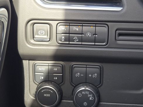 Used 2023 Chevrolet Tahoe Premier image 17