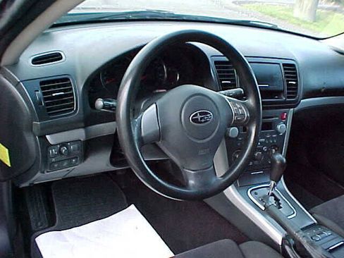 Used 2009 Subaru Outback 2.5i Special Edition image 17