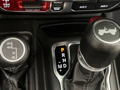 Used 2024 Jeep Wrangler Unlimited Rubicon AWD/4WD image 54