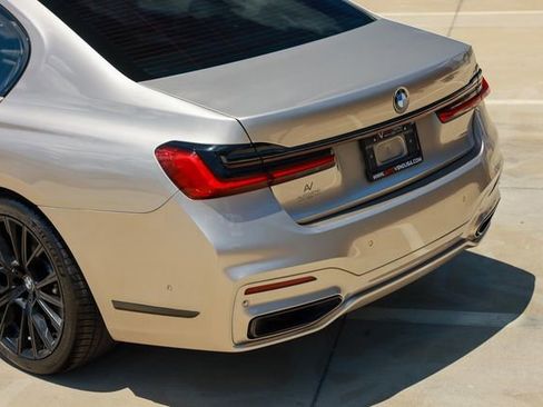 Used 2022 BMW 740i w/ Luxury Rear Seating Package RWD image 59