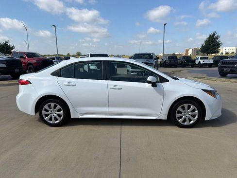 Used 2024 Toyota Corolla LE FWD image 6