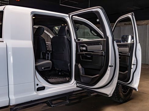 Used 2021 RAM 2500 Big Horn w/ Night Edition image 31