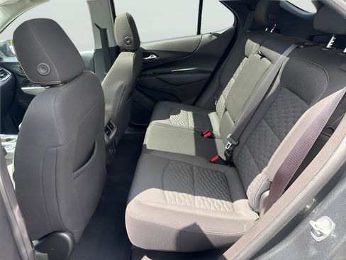 Used 2019 Chevrolet Equinox LT w/ Sun & Navigation Package AWD/4WD image 9