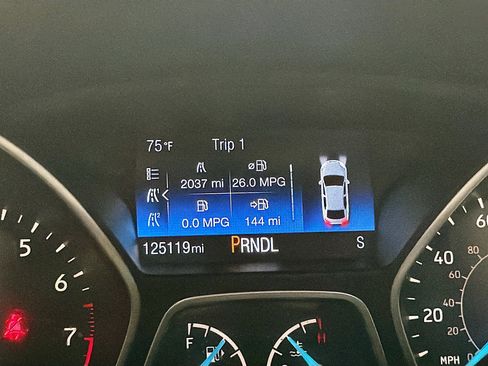 Used 2016 Ford Focus SE FWD image 8
