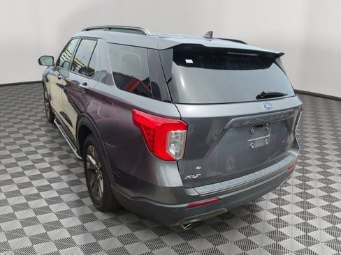 Used 2021 Ford Explorer XLT w/ Equipment Group 202A RWD image 4
