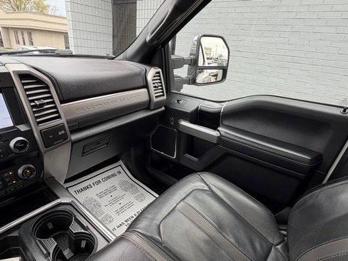 Used 2019 Ford F250 Platinum w/ Platinum Ultimate Package AWD/4WD image 17