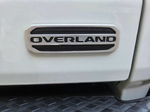 Used 2020 Jeep Gladiator Overland w/ Popular Equipment Package AWD/4WD image 8