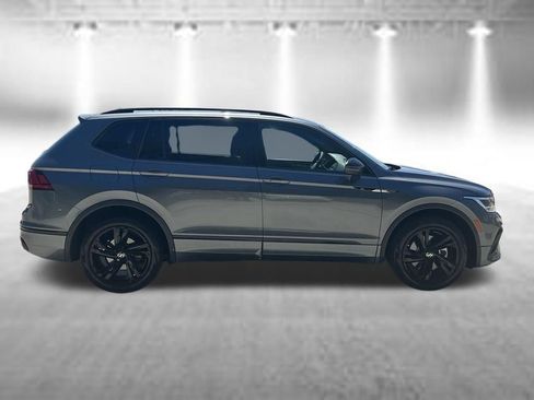 Certified 2023 Volkswagen Tiguan SE R-Line FWD image 6