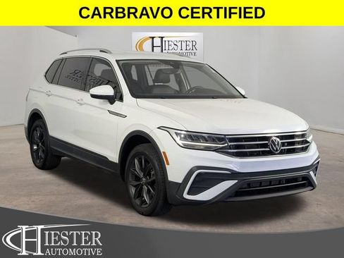 Used 2022 Volkswagen Tiguan SE AWD/4WD image 1