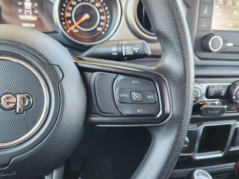 Used 2018 Jeep Wrangler Sport AWD/4WD image 18