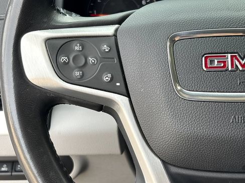 Used 2022 GMC Terrain SLT w/ Tech Package FWD image 18