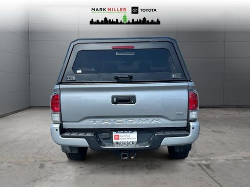 Certified 2022 Toyota Tacoma TRD Off-Road w/ Technology Package AWD/4WD image 4