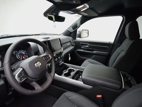 New 2026 RAM 1500 4x4 Crew Cab image 23