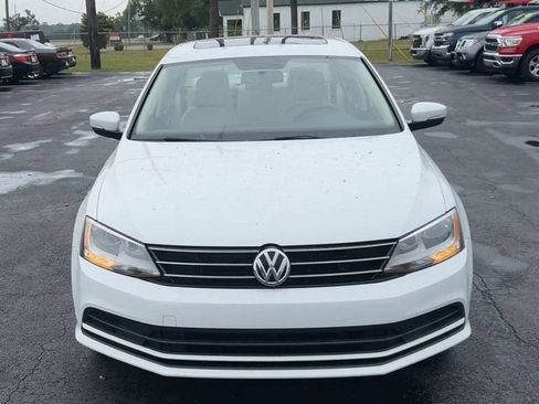 Used 2015 Volkswagen Jetta SE FWD image 3