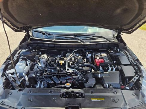 Used 2025 Nissan Altima 2.5 SR FWD image 31