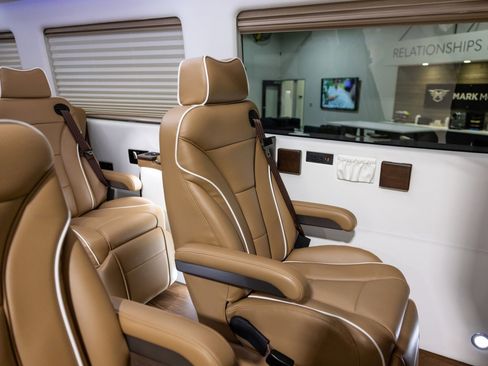 Used 2025 Mercedes-Benz Sprinter 3500 image 27